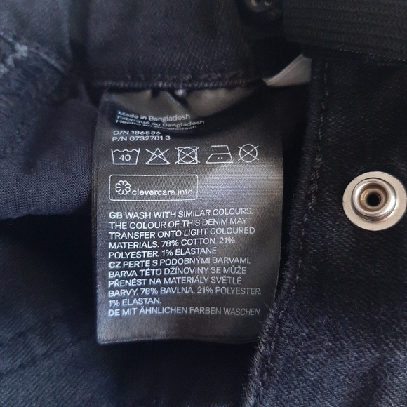 H&M Black Denim Shorts size 4-5 years - Picture 10 of 10